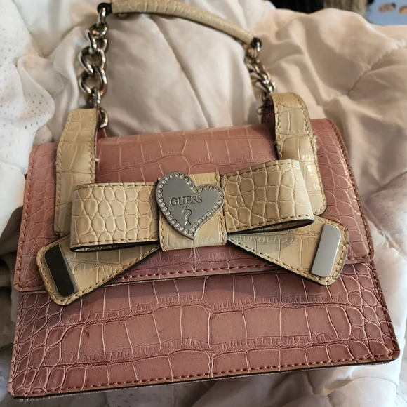 Cute guess purses shop